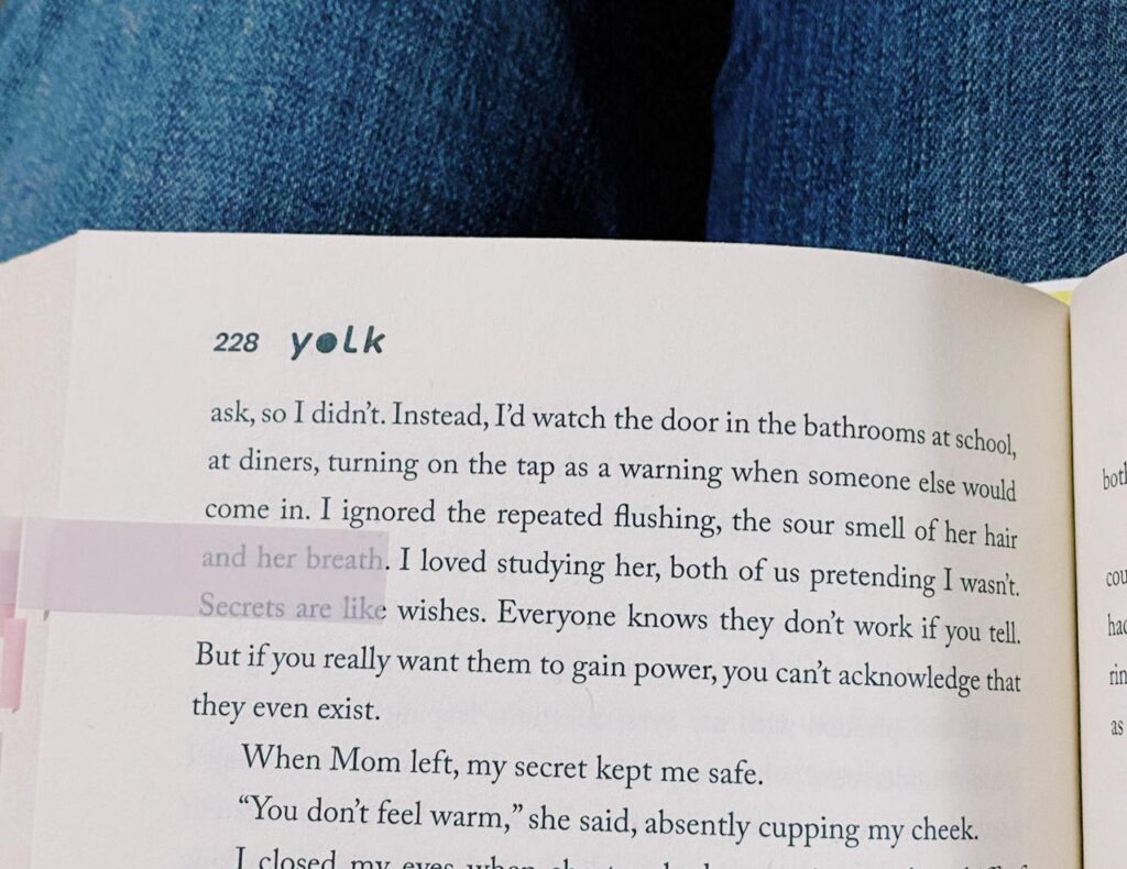 Clara y Yema | Yolk de Mary H K Choi